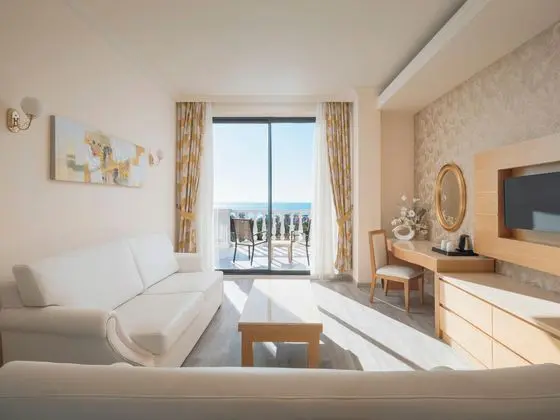 https://images.etstur.com/imgproxy/resize/2560x1440/files/images/hotelImages/etsrooms/516641/Selectum_Noa_Belek_20250516144133_0.jpg