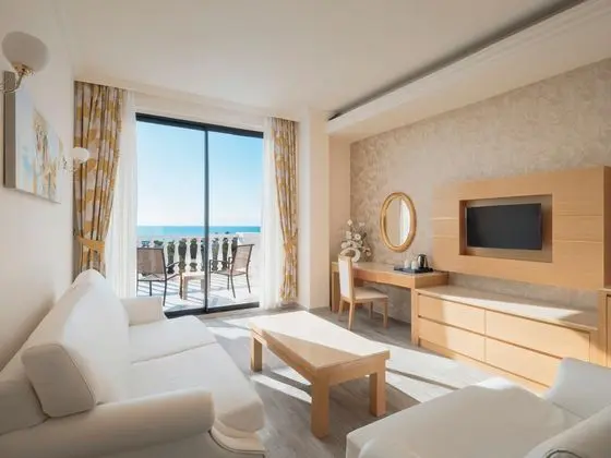 https://images.etstur.com/imgproxy/resize/2560x1440/files/images/hotelImages/etsrooms/516641/Selectum_Noa_Belek_20250516144134_1.jpg