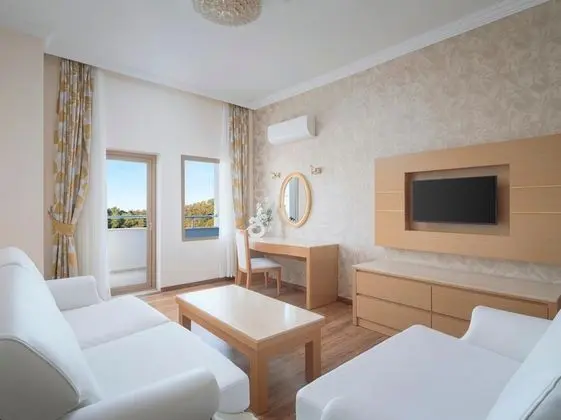 Suite Aile Odası Kara Manzaralı