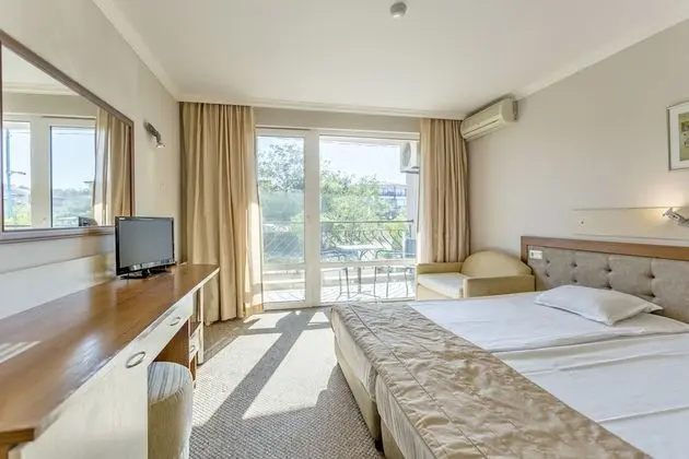 Tek Büyük Yataklı Oda, Park Manzaralı