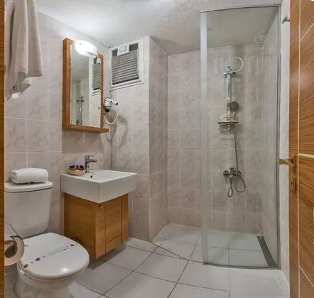 Standard Tek Büyük veya İki Ayrı Yataklı Oda
