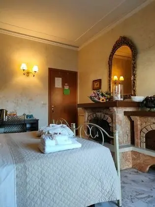 Deluxe Tek Büyük Yataklı Oda, Balkon (private bathroom not in room)