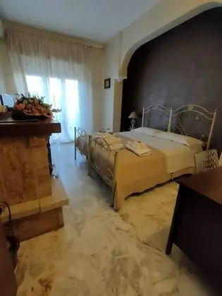 Deluxe Tek Büyük Yataklı Oda, Balkon (private bathroom not in room)