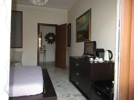 Üç Kişilik Oda (private bathroom not in room)