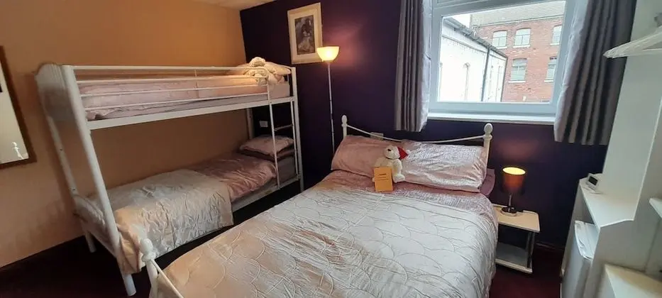 Family Tek Büyük Yataklı Oda
