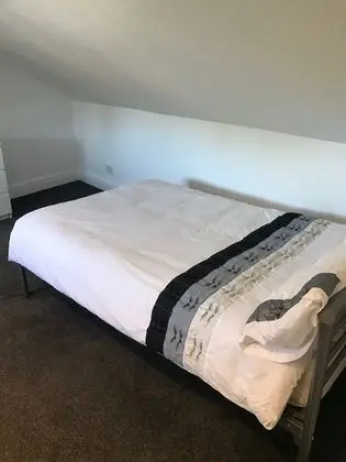 Ev, 1 Büyük (Queen) Boy Yatak