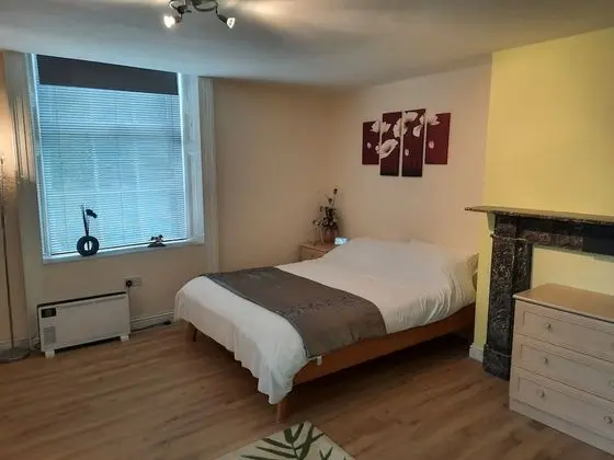 Apart Daire, 1 Büyük (Queen) Boy Yatak