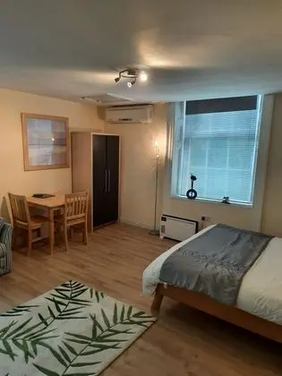 Apart Daire, 1 Büyük (Queen) Boy Yatak