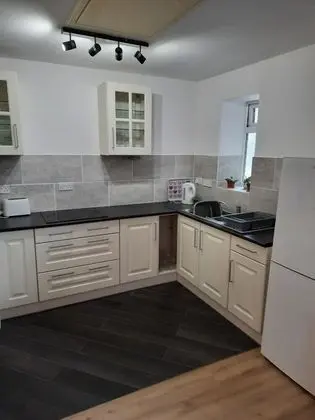 Apart Daire, 1 Büyük (Queen) Boy Yatak