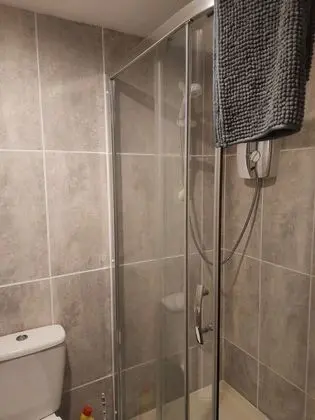 Apart Daire, 1 Büyük (Queen) Boy Yatak