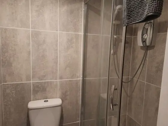 Apart Daire, 1 Büyük (Queen) Boy Yatak