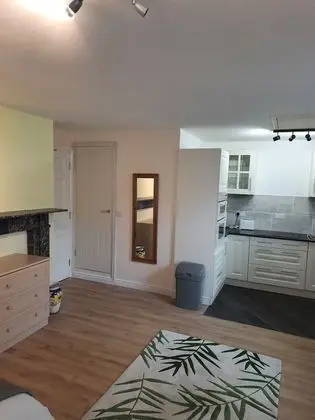 Apart Daire, 1 Büyük (Queen) Boy Yatak