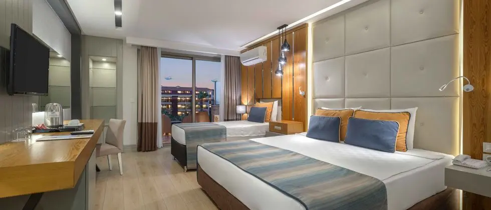 https://images.etstur.com/imgproxy/resize/2560x1440/files/images/hotelImages/etsrooms/903/Selge_Beach_Resort___Spa_20241031143128_5.jpg