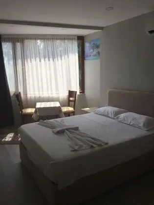 Standart Oda,Kara veya Kısmi Deniz Manzaralı,Balkonlu