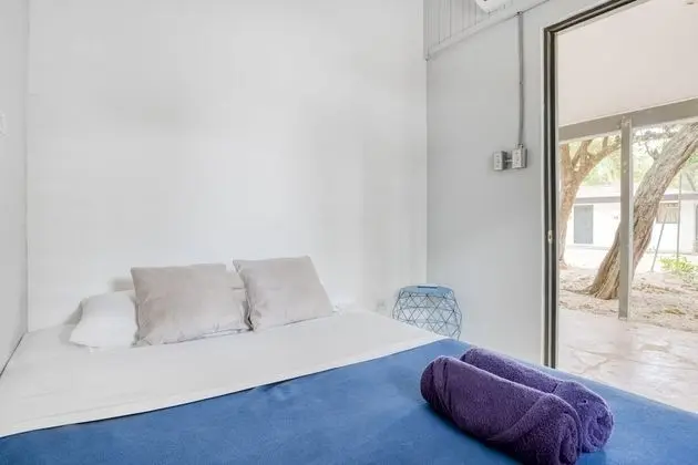 Small Twin Room Share Bathroom