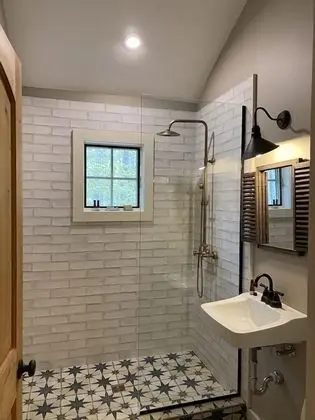Private Room with Shared Bathroom