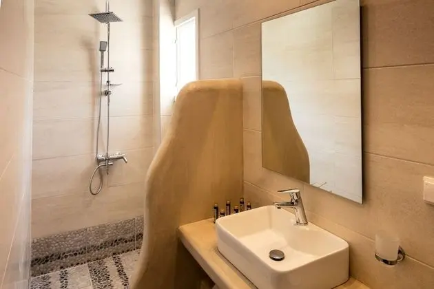 Superior Room (Pool/Mountain View)