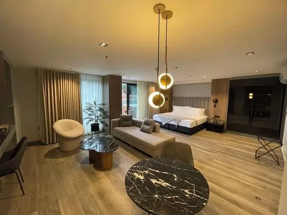 Selis Luxury