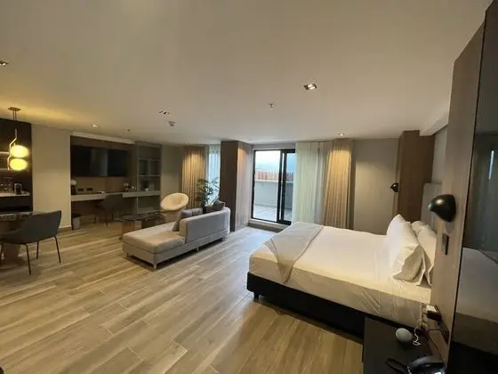 Selis Luxury