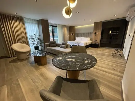 Selis Luxury