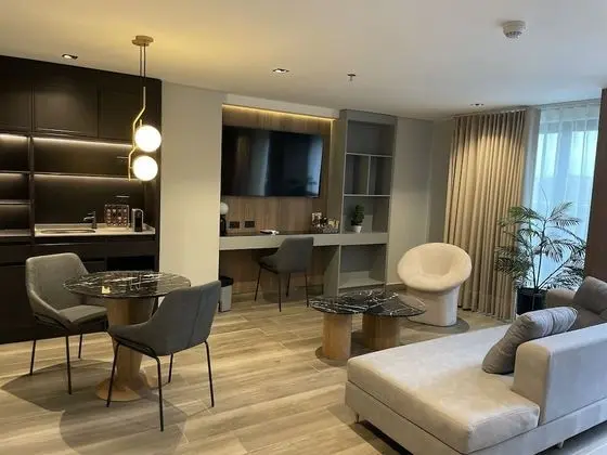 Selis Luxury