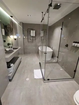 Selis Luxury