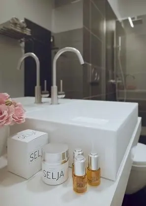 Tek Büyük veya İki Ayrı Yataklı Oda, Özel Banyo