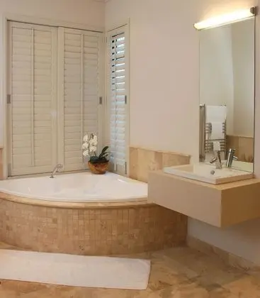 Deluxe Tek Büyük veya İki Ayrı Yataklı Oda, Banyolu/Duşlu, Dağ Manzaralı