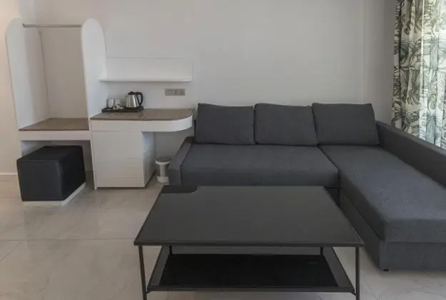 Havuz Bağlantılı Superior Oda