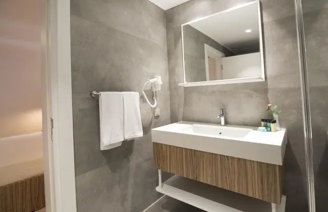 Havuz Bağlantılı Superior Oda