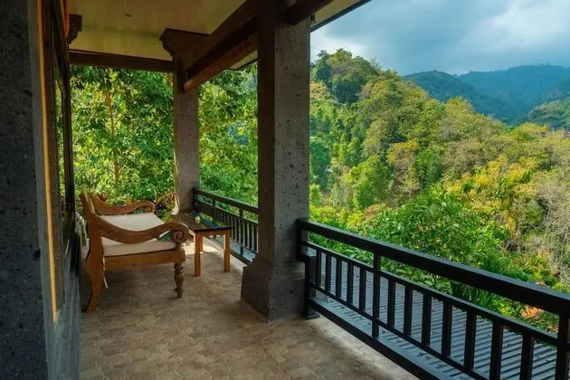 Dragon Villa, Hill Landscape