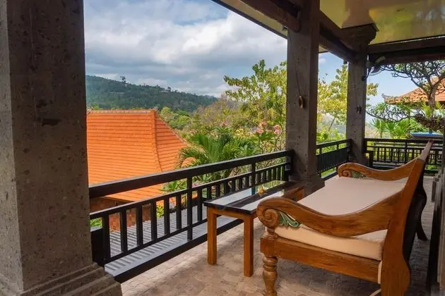 Dragon Villa, Hill Landscape
