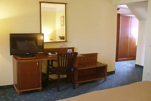 Standard Tek Büyük veya İki Ayrı Yataklı Oda