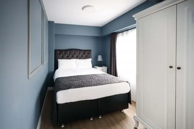 Penthouse, Kara veya Kısmi Deniz Manzaralı, Teraslı