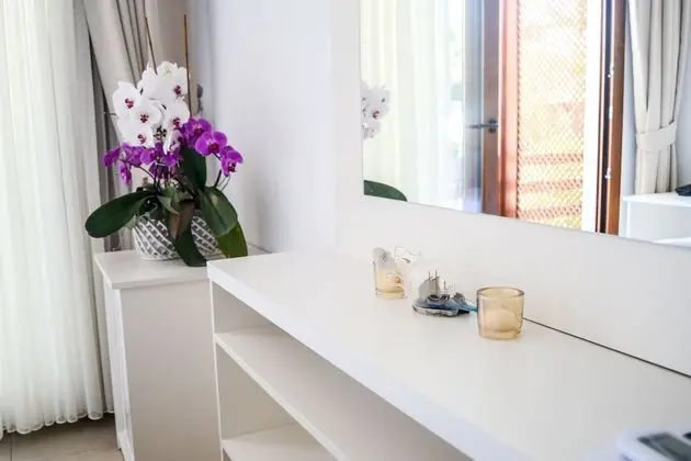 Standard Tek Büyük veya İki Ayrı Yataklı Oda, Sigara İçilmez, Havuz Manzaralı