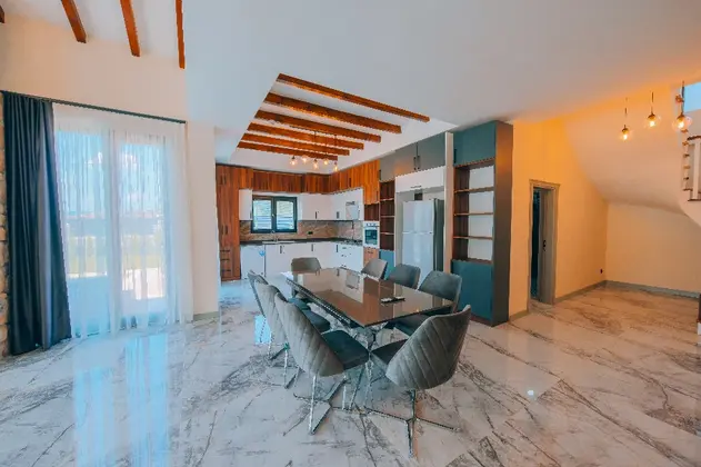 Özel Isıtmalı Havuzlu Villa