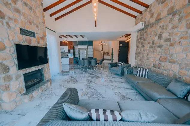 Özel Isıtmalı Havuzlu Villa
