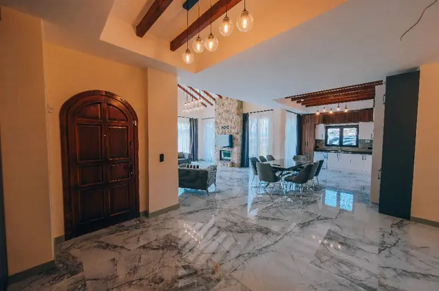 Özel Isıtmalı Havuzlu Villa