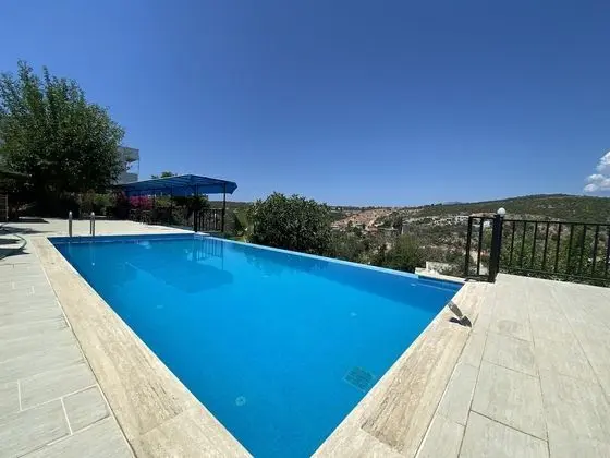 Panoramic Tek Büyük veya İki Ayrı Yataklı Oda