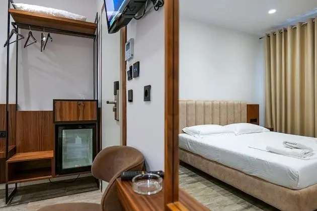 Tek Büyük Yataklı Oda, Balkon