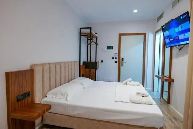 Tek Büyük Yataklı Oda, Balkon
