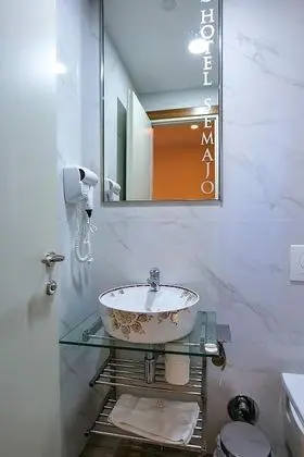 Üç Kişilik Oda, Balkon
