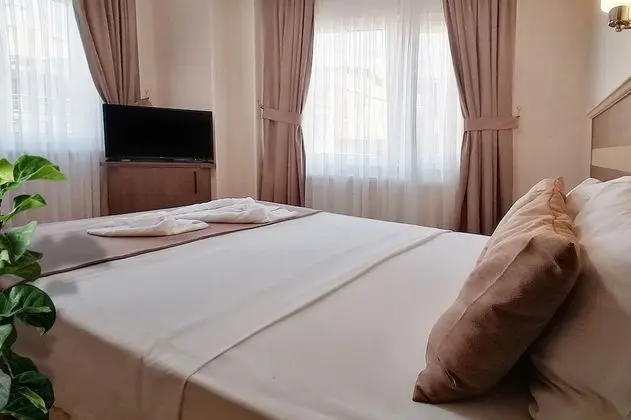 Tek Büyük Yataklı Oda