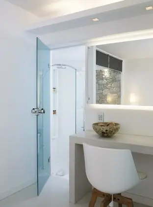 Superior Tek Büyük Yataklı Oda (Lower Floor)