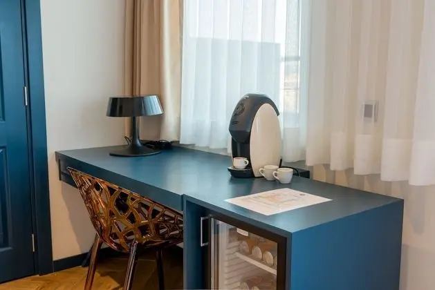 Süit (Connecting to Corner Suite Room)