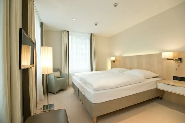 Tek Büyük Yataklı Oda, Bahçe Manzaralı