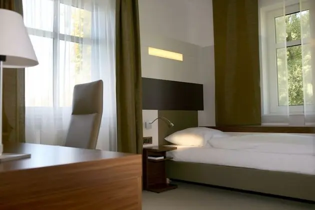 Tek Kişilik Oda, Bahçe Manzaralı