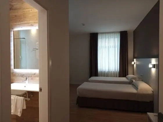 Standard Tek Büyük Yataklı Oda