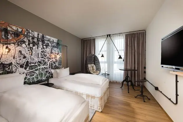 Standard Tek Büyük Yataklı Oda