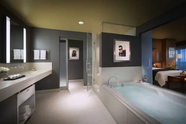 Luxury Oda, 1 En Büyük (King) Boy Yatak, Havuz Manzaralı (West Tower)